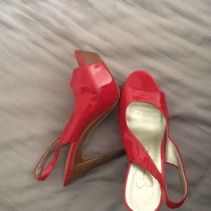 Sexy Jessica Simpson red heels